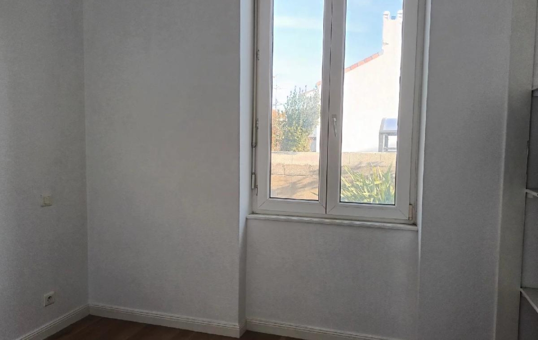 Marie-Paule GUILLEMET immobilier : Appartement | LA ROCHELLE (17000) | 32 m2 | 241 280 € 